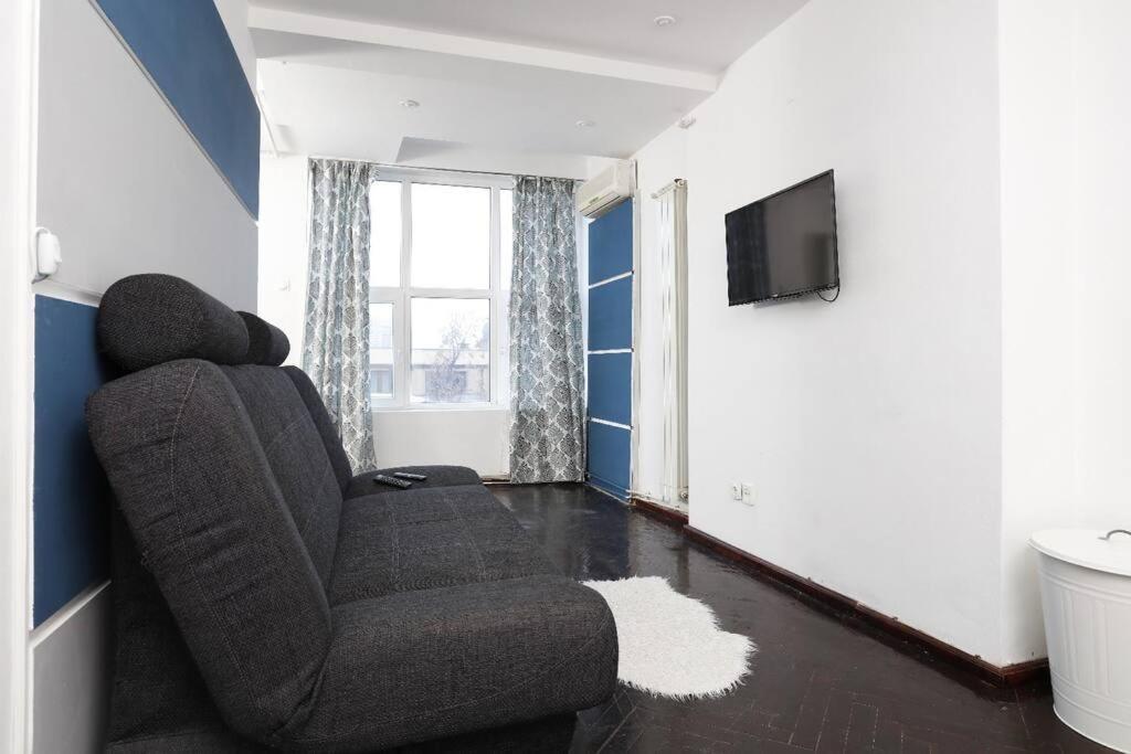 1 Bdrm Apartment In City Center Bukarest Eksteriør billede